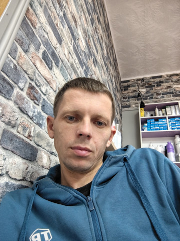 Постригся)))